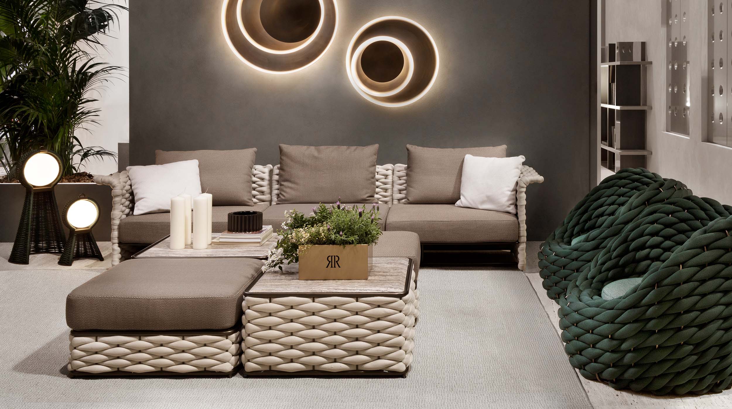 Block one image full