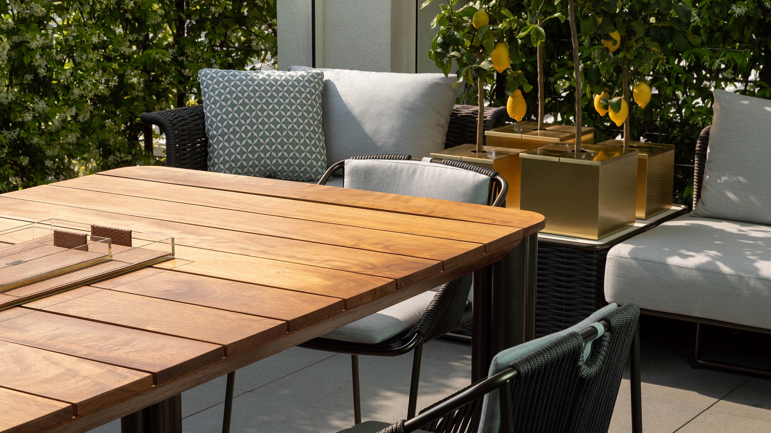 Block one image centered