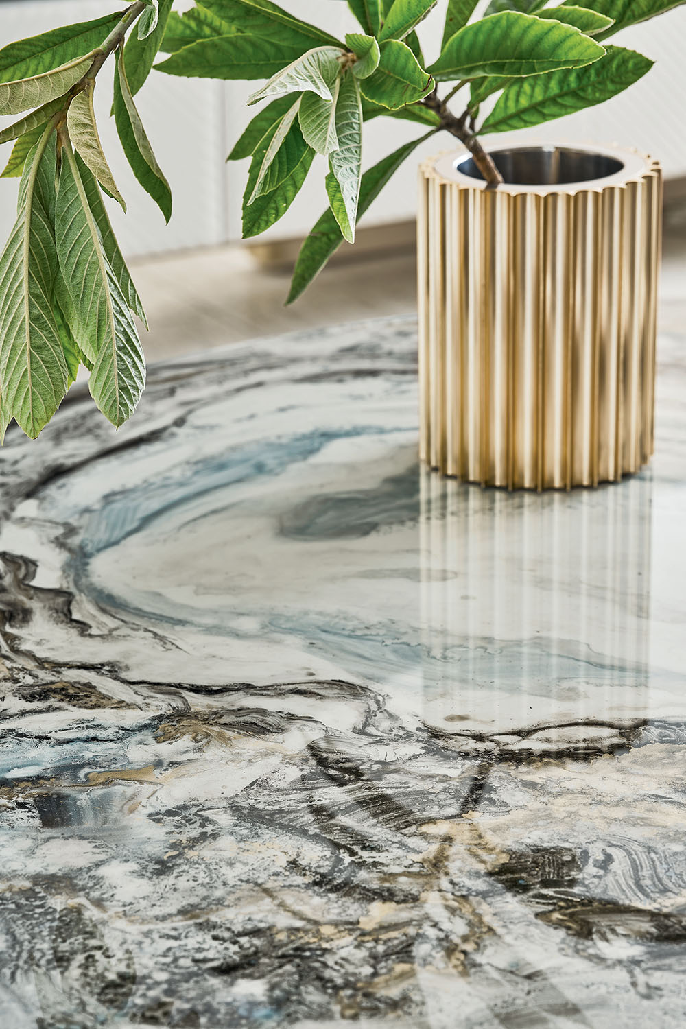 Block one image left