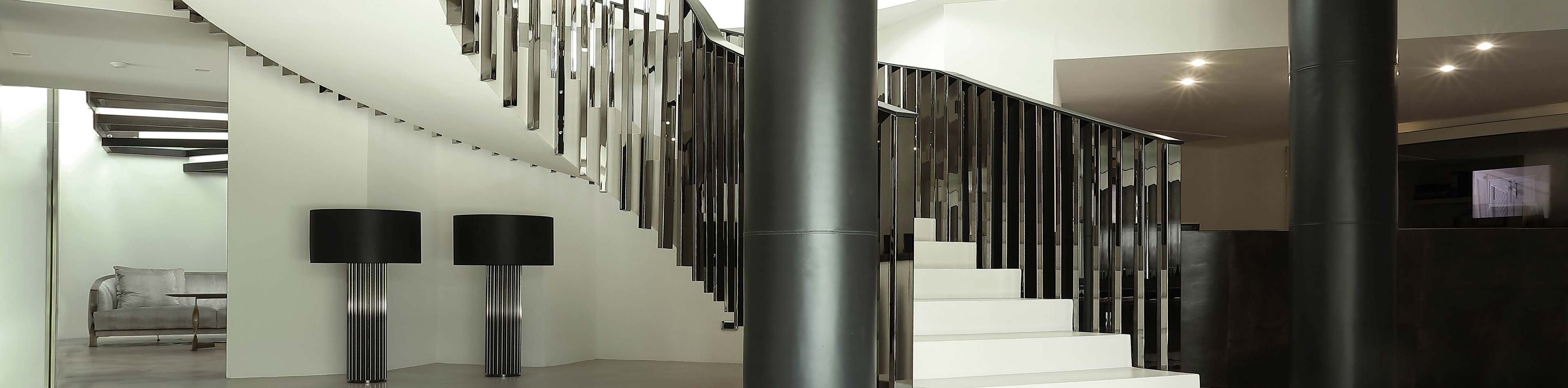 Block one image full