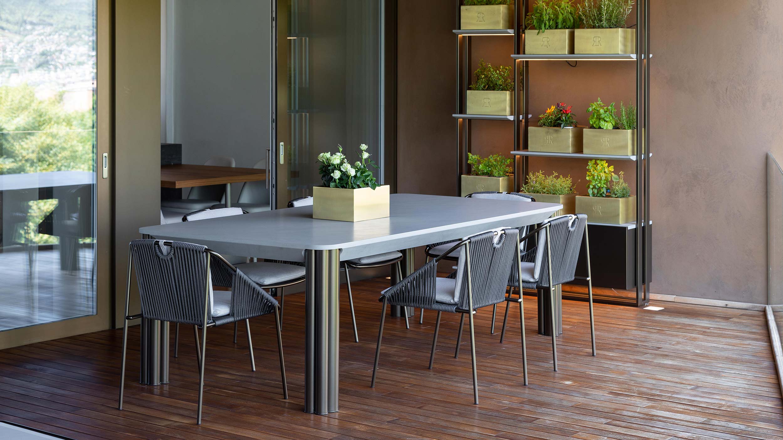 Block one image centered