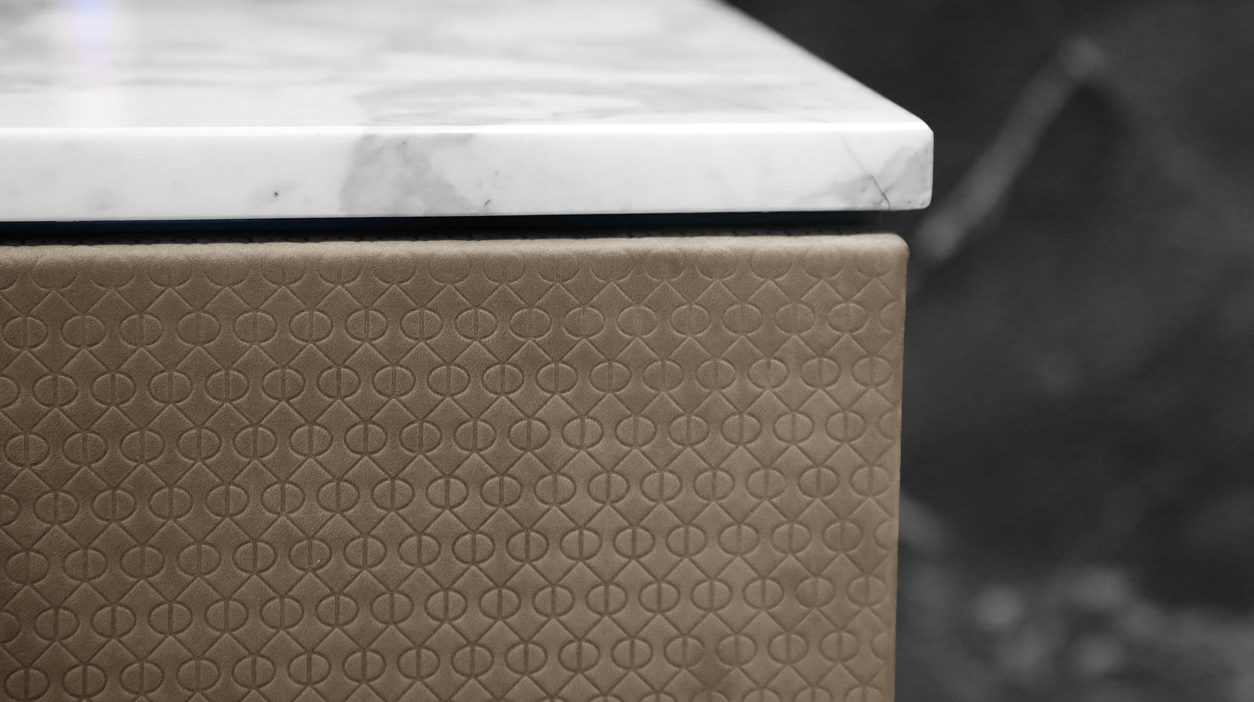 Block one image centered