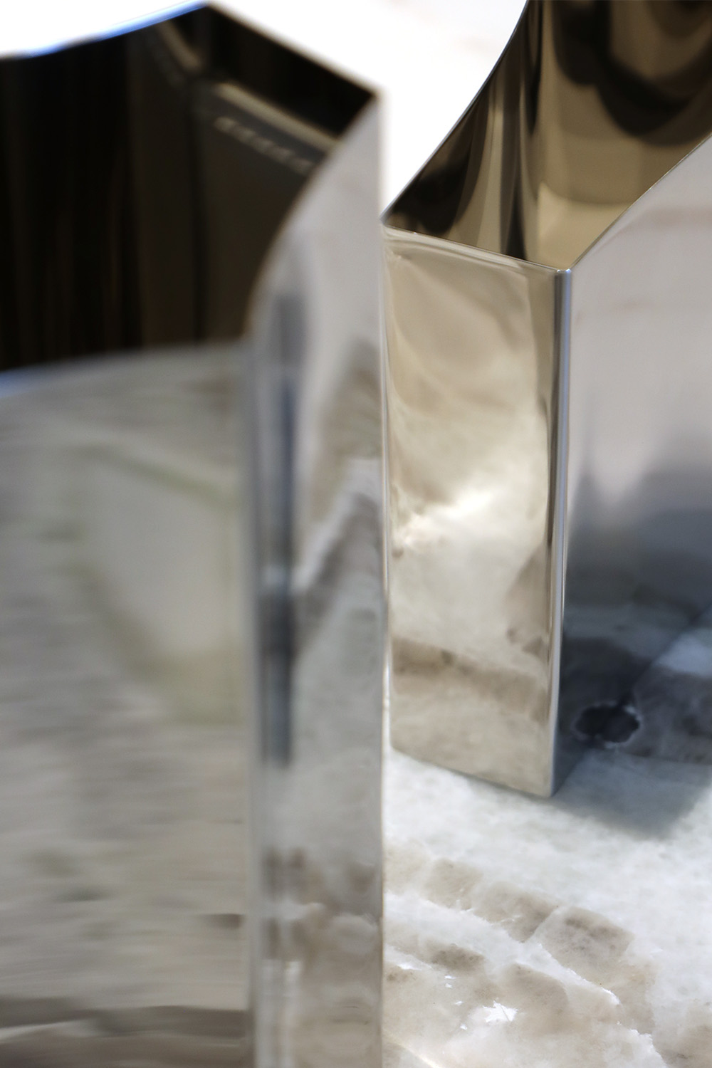 Block one image right