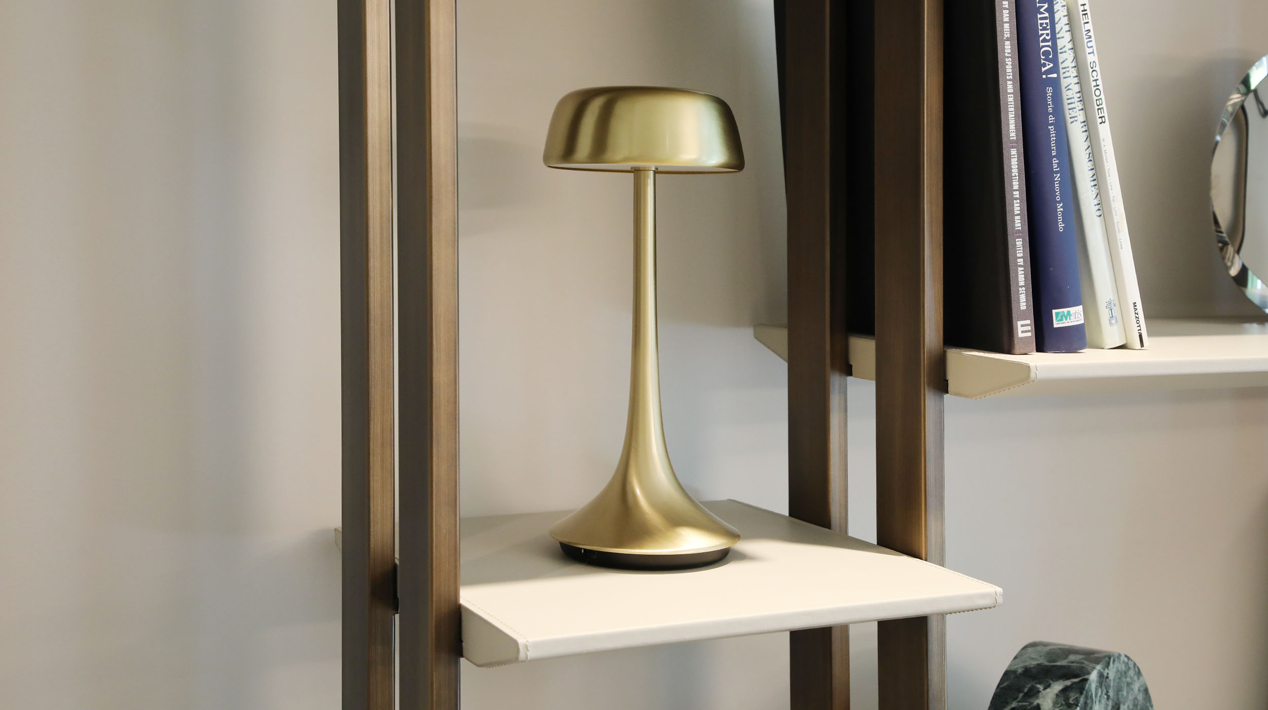 Block one image full