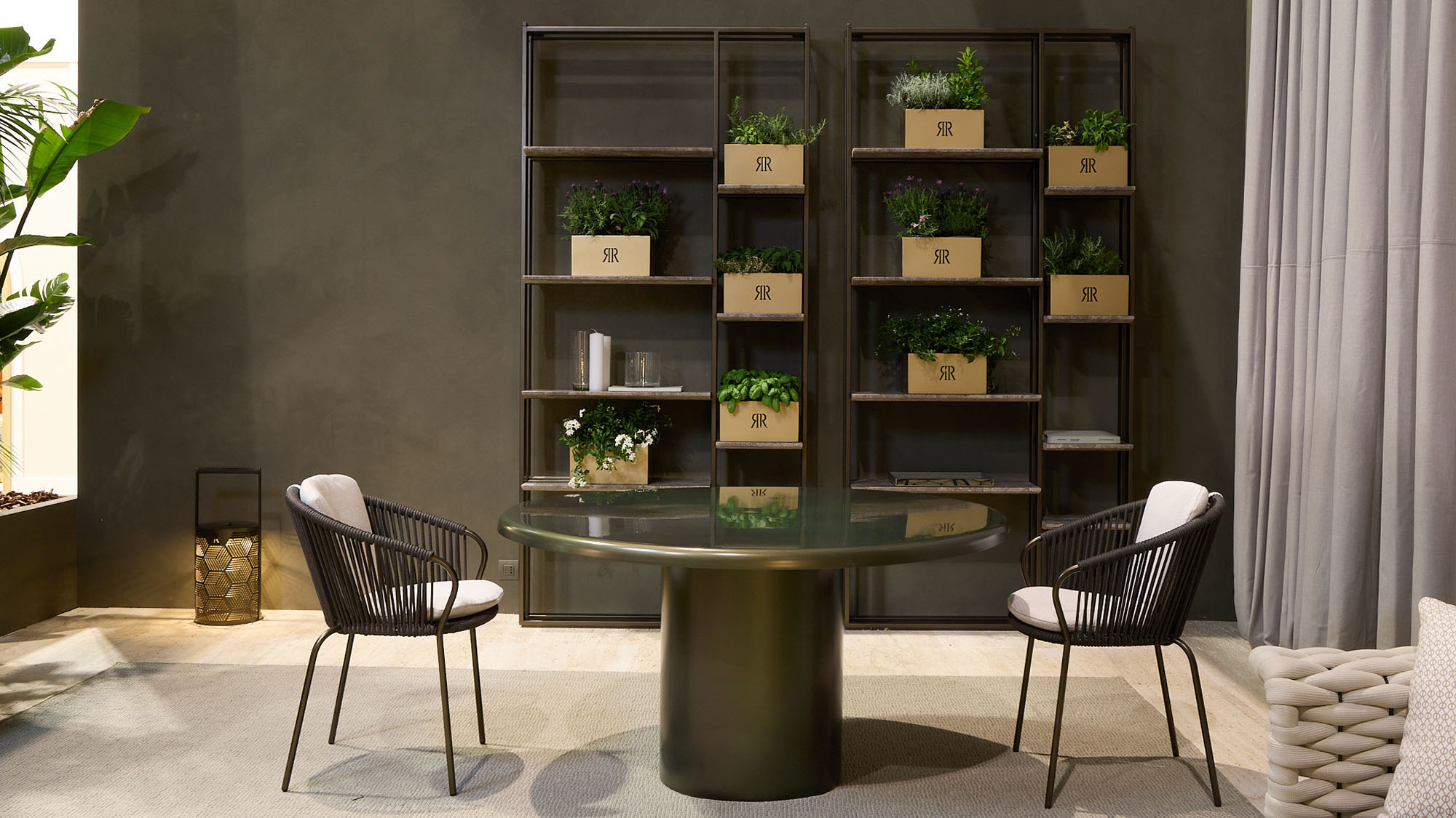 Block one image centered