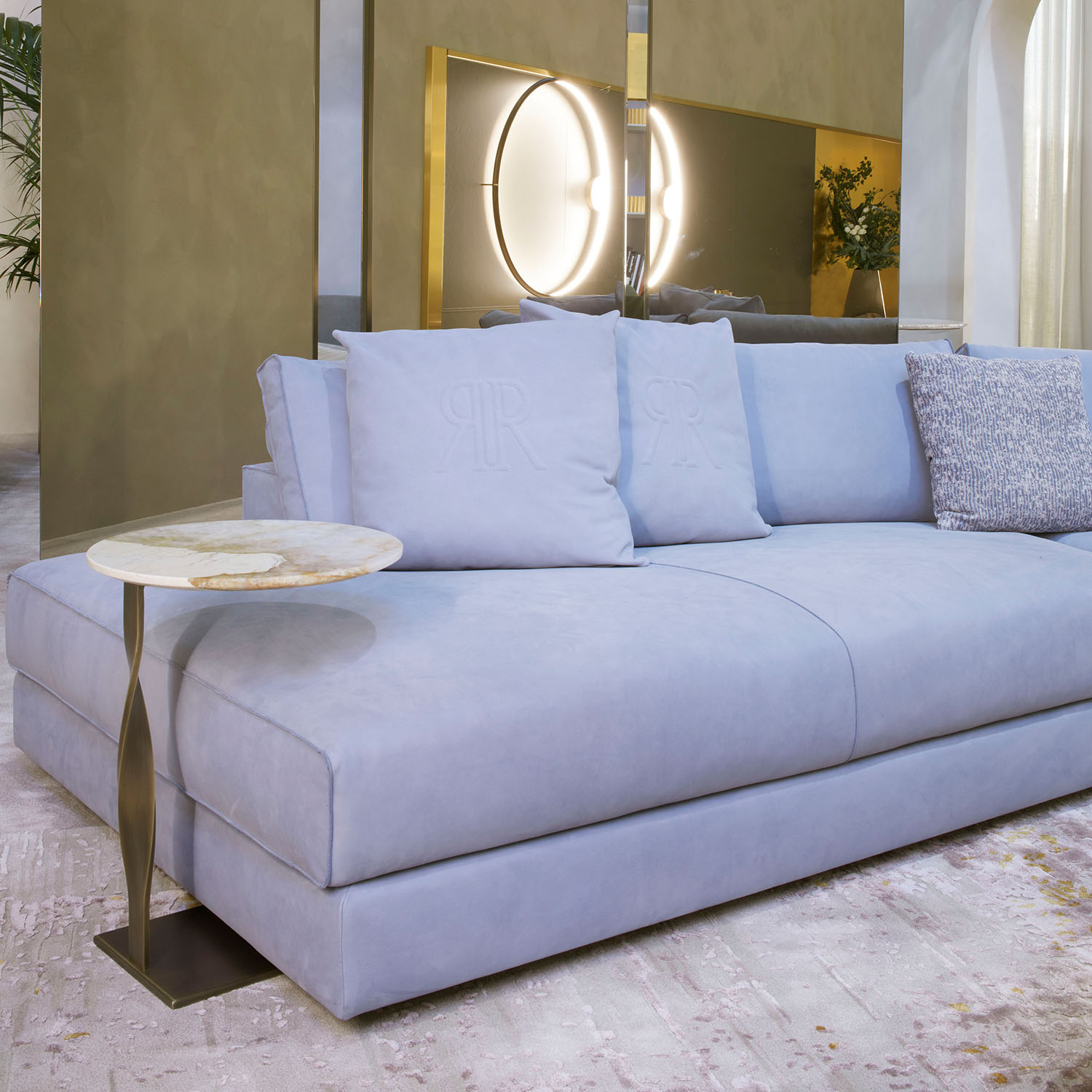 Block one image centered