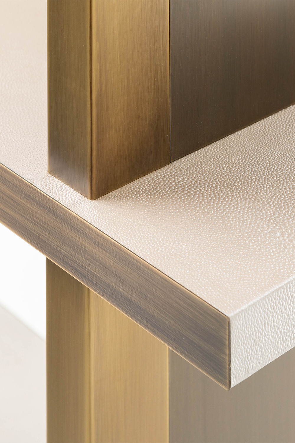 Block one image right